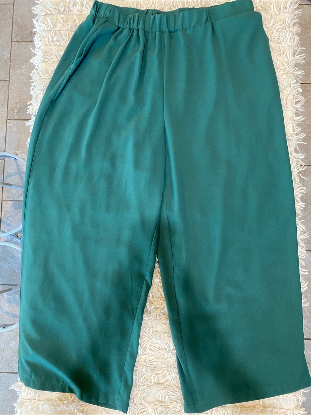 4/$20 green trousers with elastic waist and side pockets